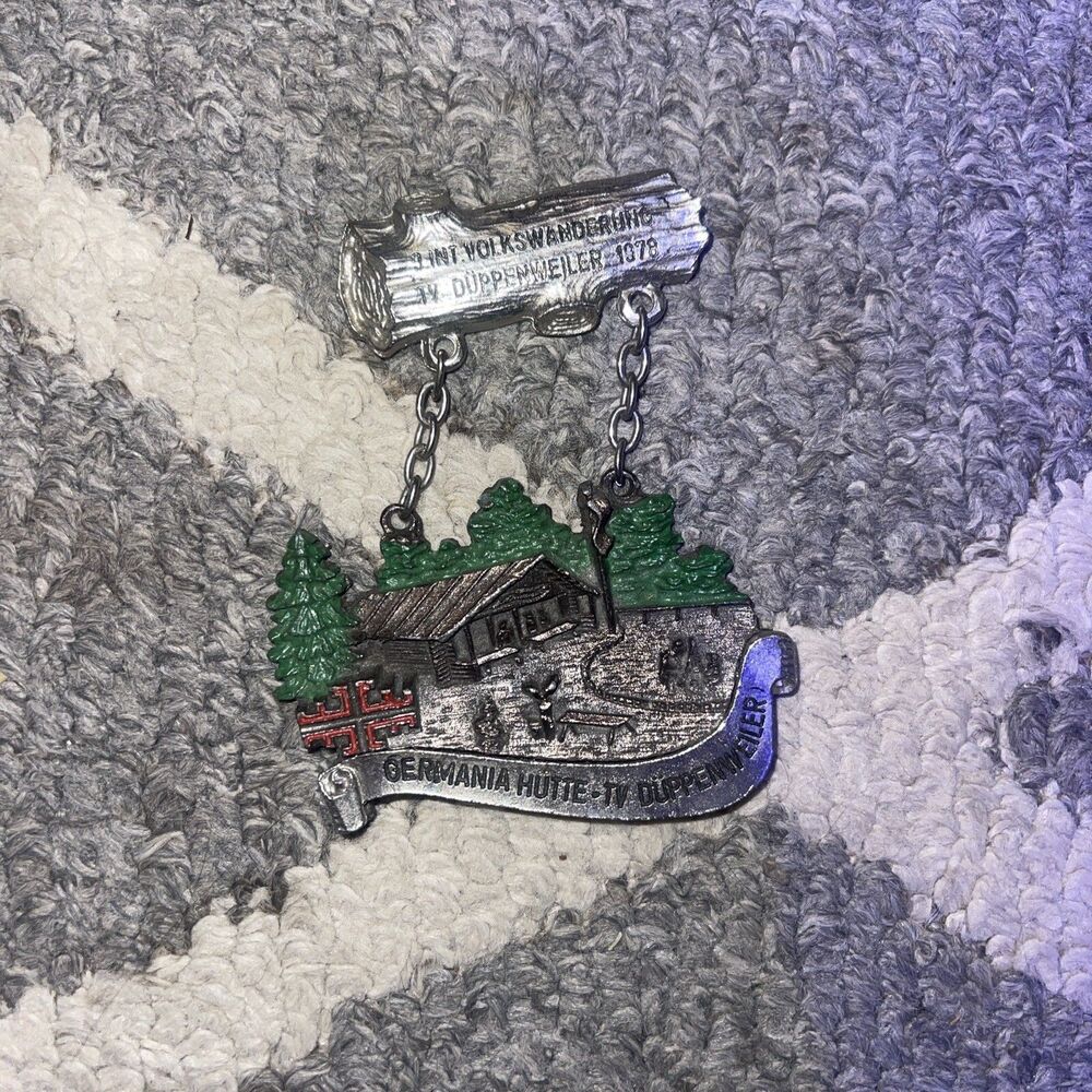 1978  Int. Volkswanderrund Tv Duppenweiler - Hiking Day Medal / Pin